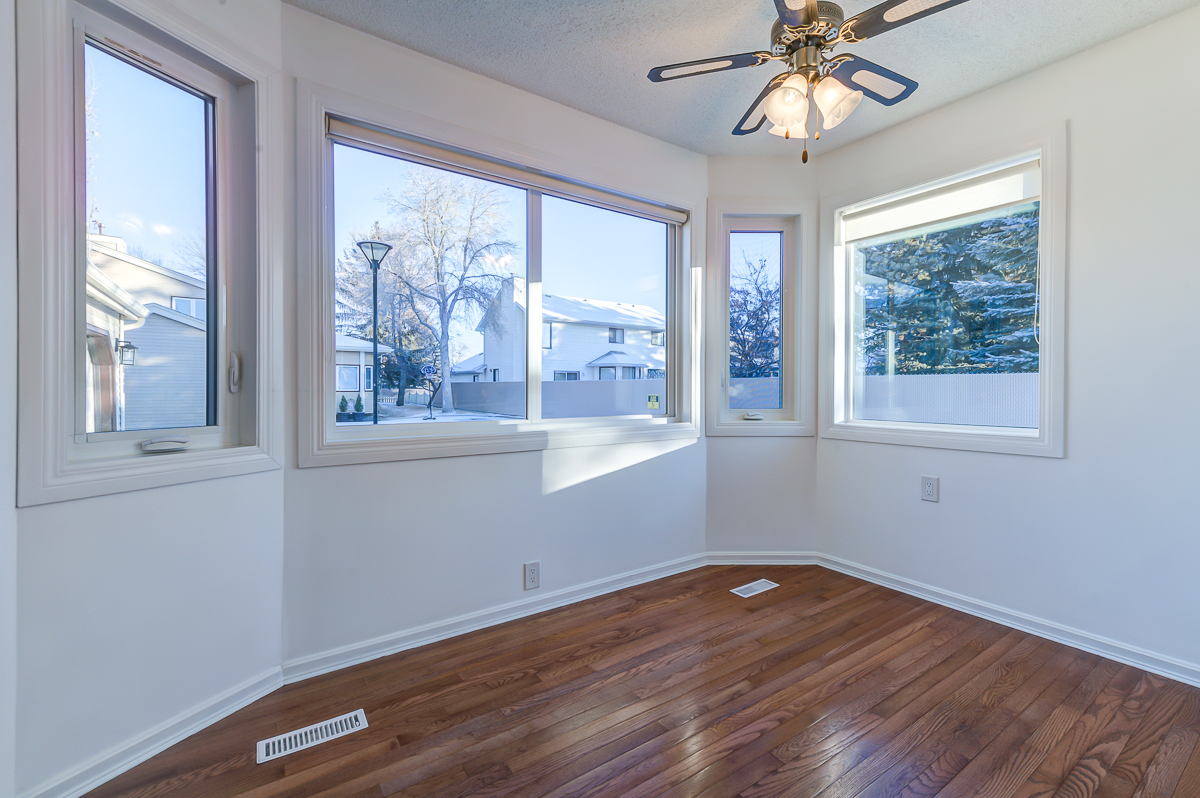 ICONIC YEG RE/MAX Real Estate 1061 109 ST